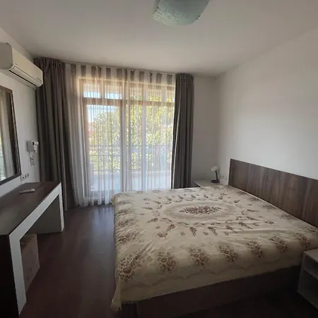 In Gardens Life Apartment
